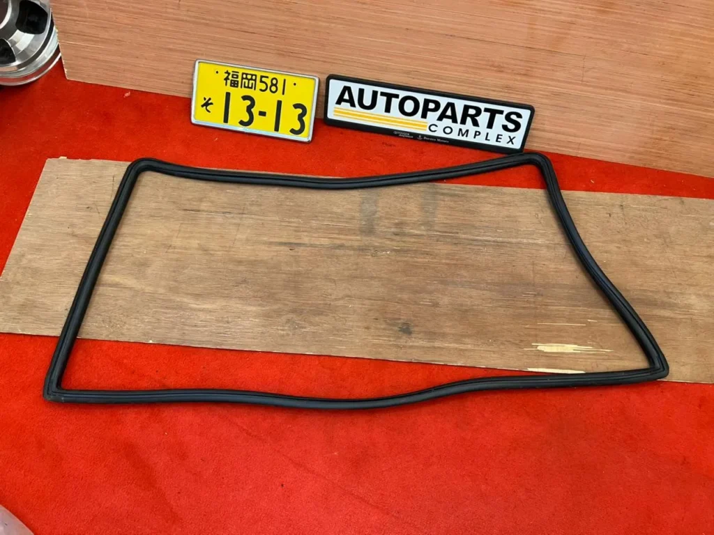 Starlet Kp60 kp61 front windshield rubber seal2
