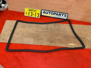 Starlet Kp60 kp61 front windshield rubber seal2