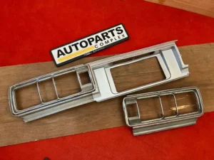 Toyota Crown 1976 1977 1978 1979 taillight chrome bezels and center garnish1