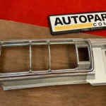 Toyota Crown 1976 1977 1978 1979 taillight chrome bezels and center garnish3
