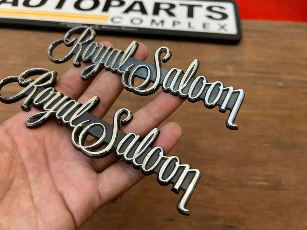Toyota Crown 1983 - 1987 Royal Saloon emblem badge2
