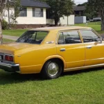 Toyota Crown MS80 Ms85 rear center garnish 3