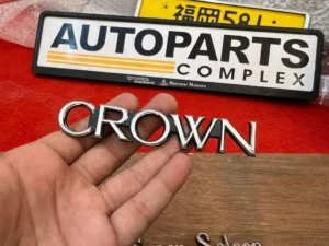 Toyota Crown ms120 gs120 1983 - 1987 badge 1
