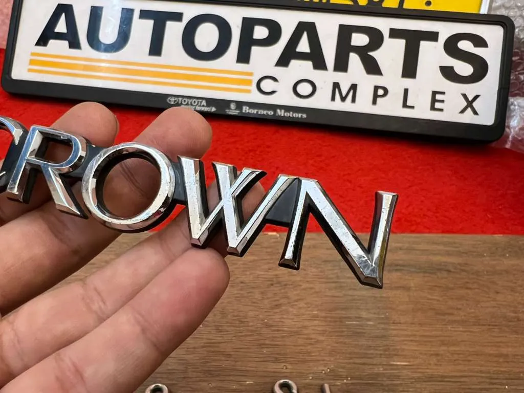 Toyota Crown ms120 gs120 1983 - 1987 badge 3