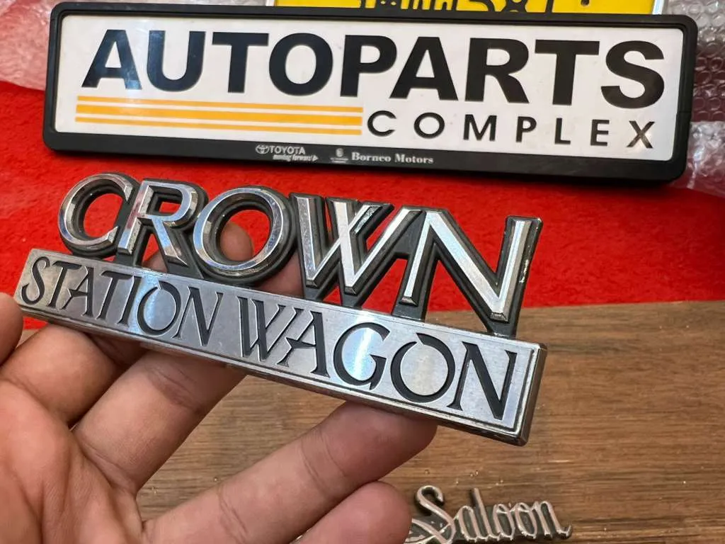 Toyota Crown ms120 gs120 1983 - 1987 wagon badge3