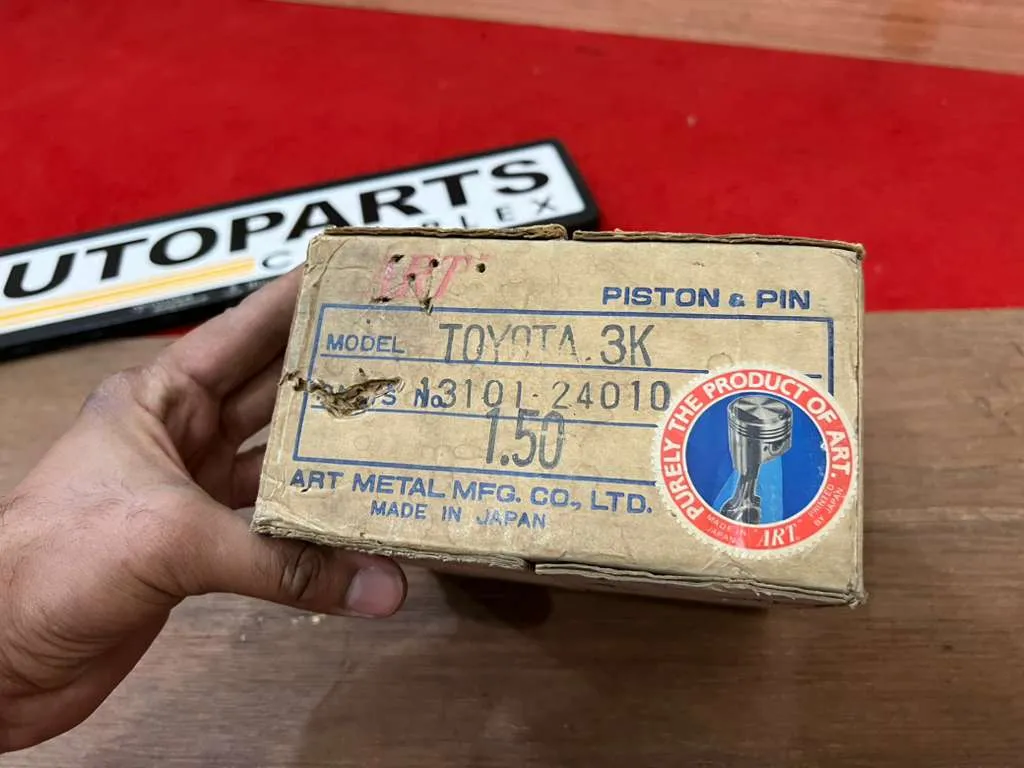 Toyota Ke30 3K 1.2L inline-4 petrol engine pistons3