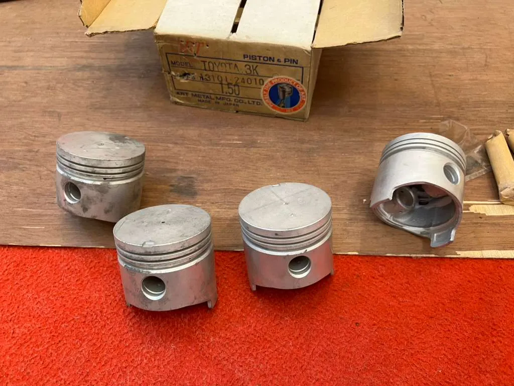 Toyota Ke30 3K 1.2L inline-4 petrol engine pistons4