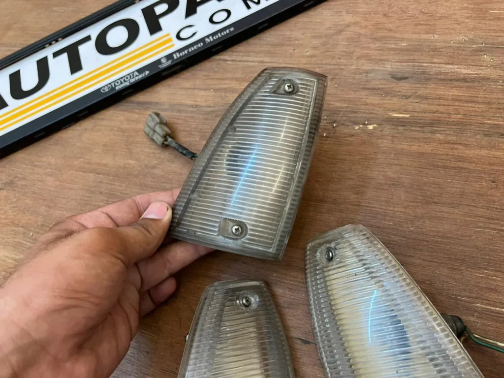 Toyota corona RT130 RT132 XT130 TT130 Parking lamps 3