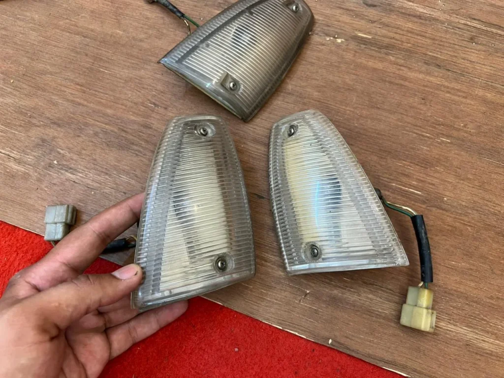 Toyota corona RT130 RT132 XT130 TT130 Parking lamps 4
