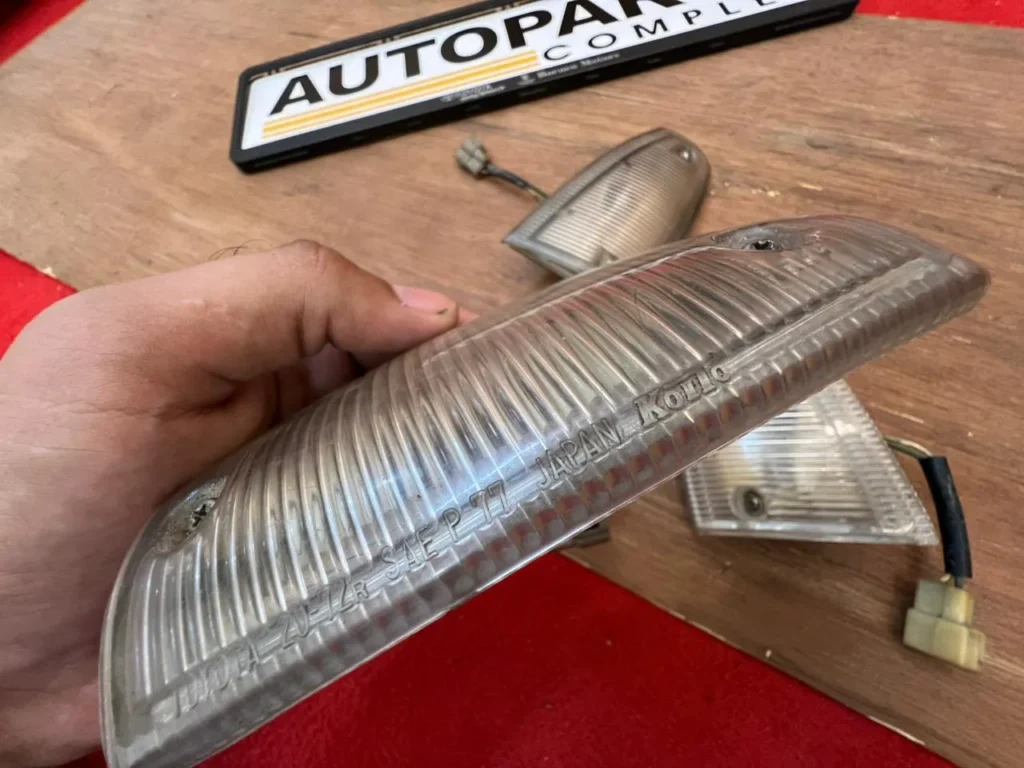 Toyota corona RT130 RT132 XT130 TT130 Parking lamps 5