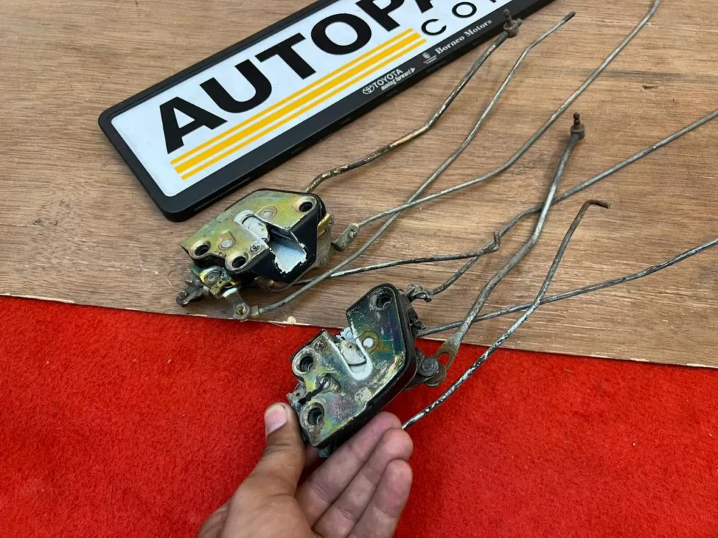 door lock mechanisms for Corolla 1980 - 1983 4-door 3