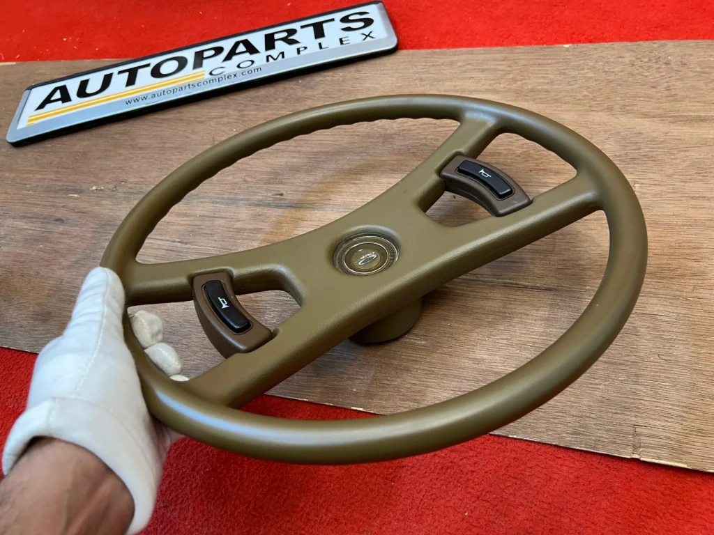 Corolla 1975 1976 1977 1978 SR 4 spokes steering wheel (1)