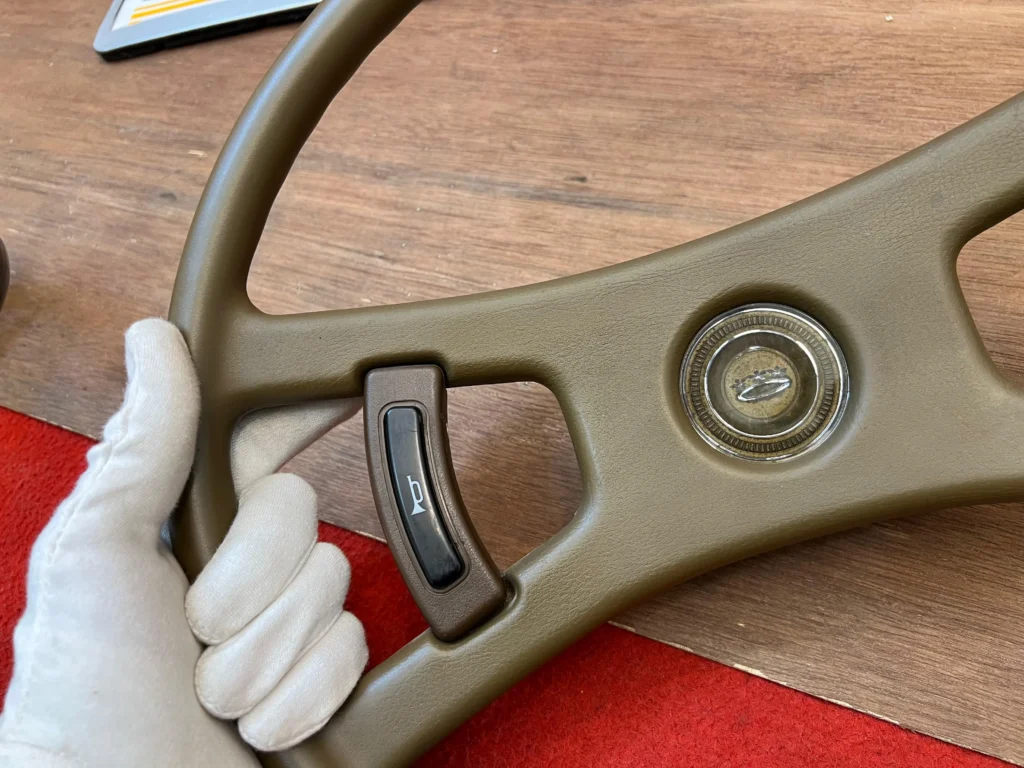 Corolla 1975 1976 1977 1978 SR 4 spokes steering wheel (2)