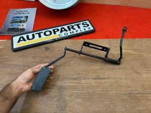 Corolla 1976 1977 1978 1979 LHD accelerator pedal Assembly1