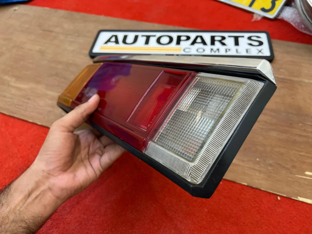 Corolla 1980 1981 ke70 chrome tail light (4)