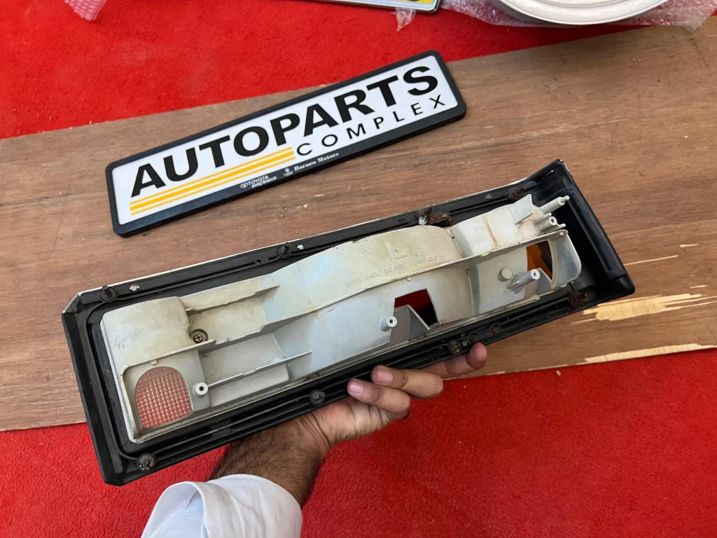 Corolla 1980 1981 ke70 chrome tail light (6)