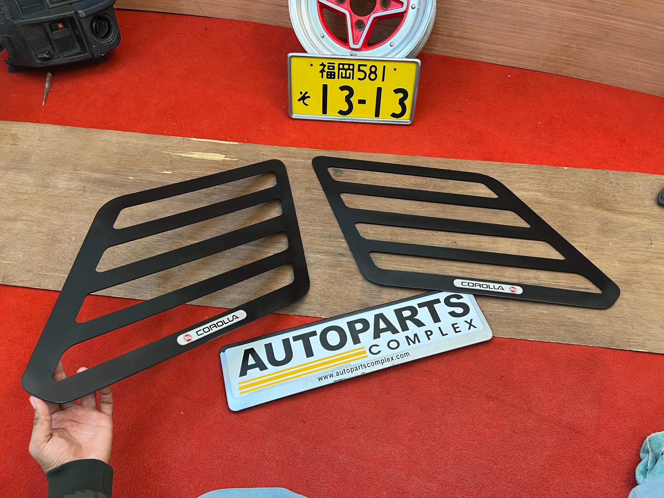 Corolla 1980 - 1983 ke70 te72 wagon rear side window louvers pair
