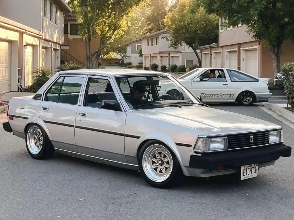 Corolla Ke70 front windshield 6