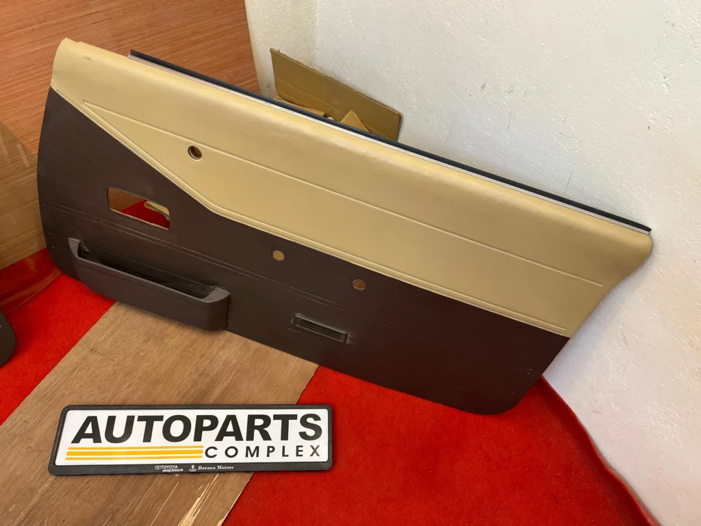 Corolla Te72 2-Door OEM door cards L+R (2)