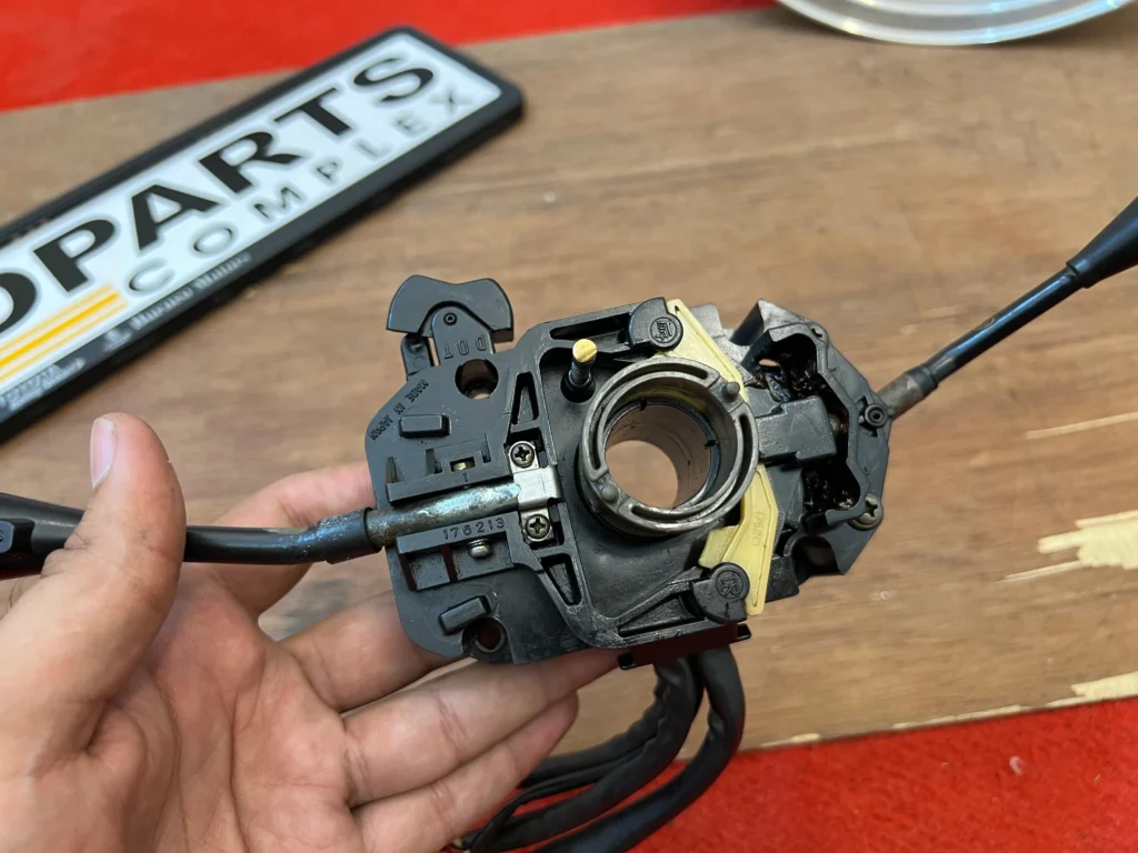 Corolla Te72 Ke70 1980 - 1983 LHD combination switch1