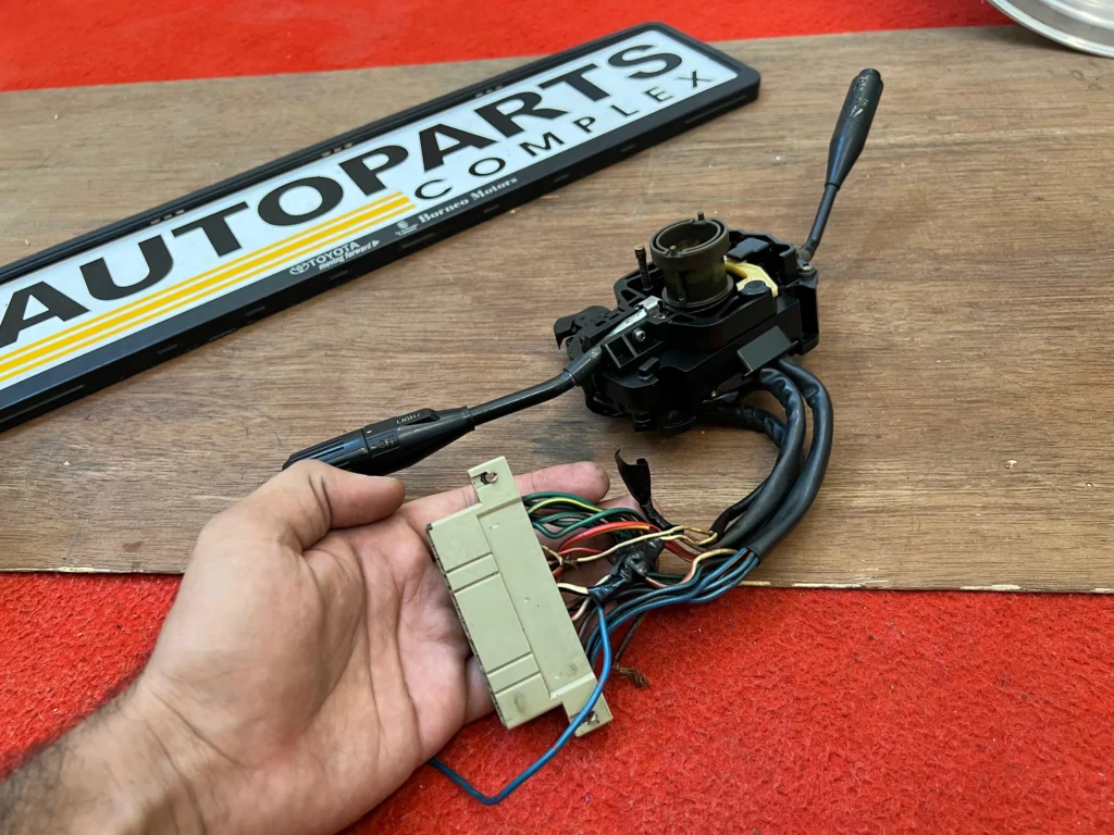 Corolla Te72 Ke70 1980 - 1983 LHD combination switch3