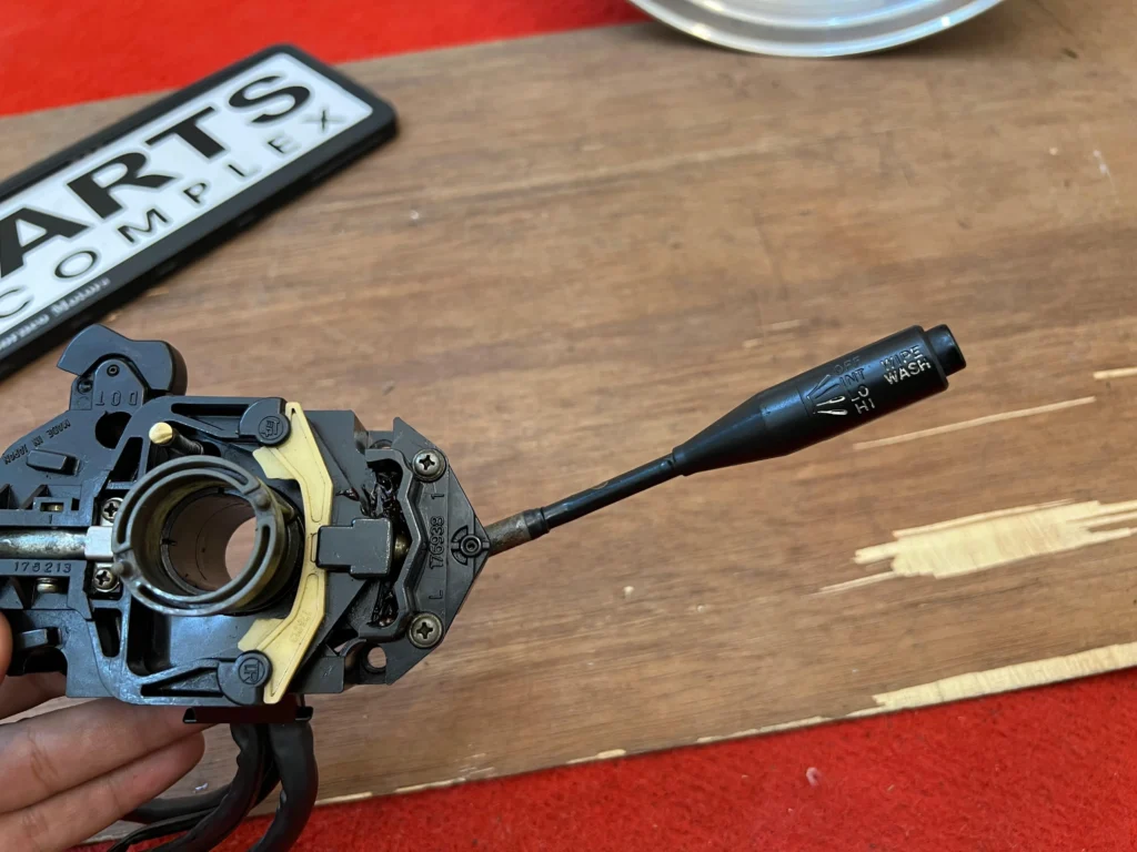 Corolla Te72 Ke70 1980 - 1983 LHD combination switch8