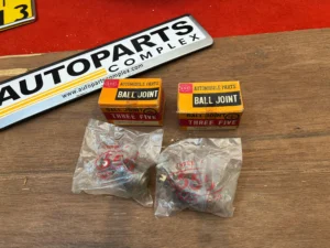 Corolla ke10 ke11 ke15 ke17 1966 - 1970 lower ball joints pair (1)