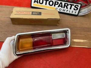 Corolla ke30 te31 NOS OEM tail light left side (1)