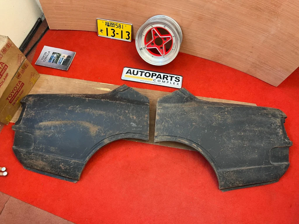 Corona 1971 1972 1973 Rt80 rear fender quarter panels L+R (1)