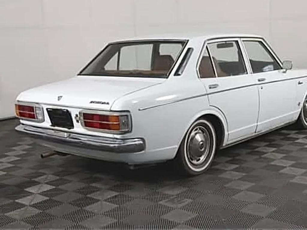 Corona 1971 1972 1973 Rt80 rear fender quarter panels L+R (5)