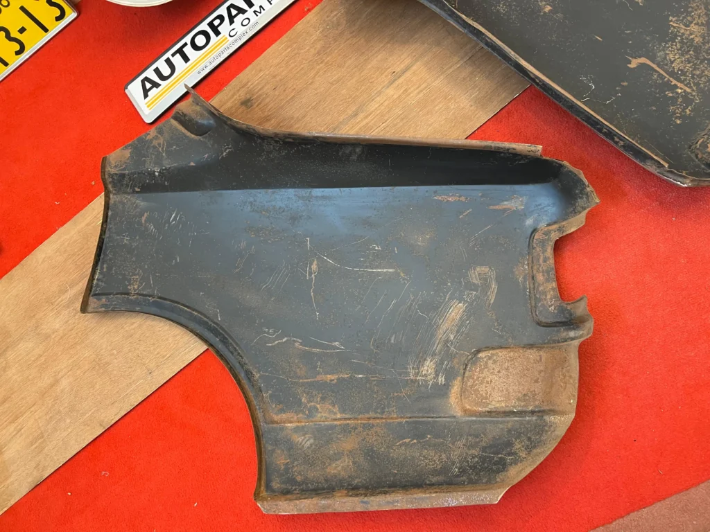 Corona 1971 1972 1973 Rt80 rear fender quarter panels L+R (6)