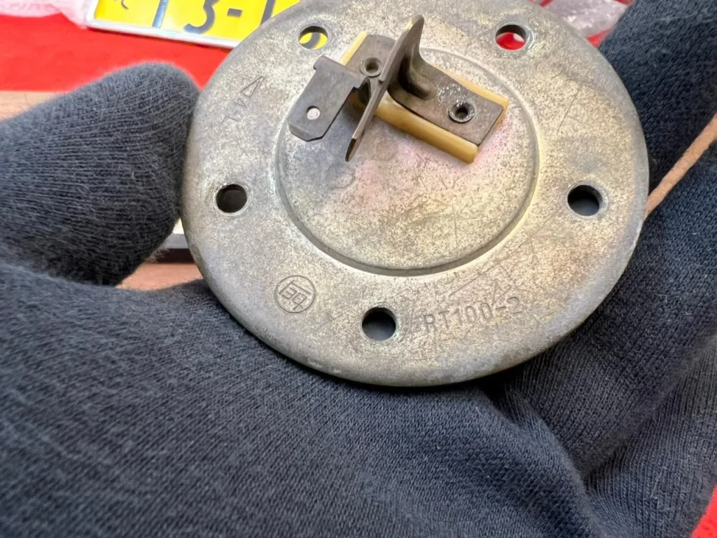 Corona 1976 - 1979 rt100 rt104 fuel sender unit (4)