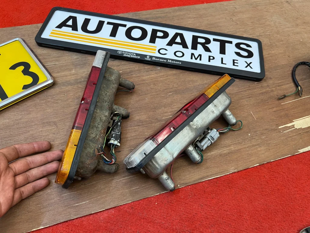 FJ40 BJ40 FJ45 Land cruiser taillights.4