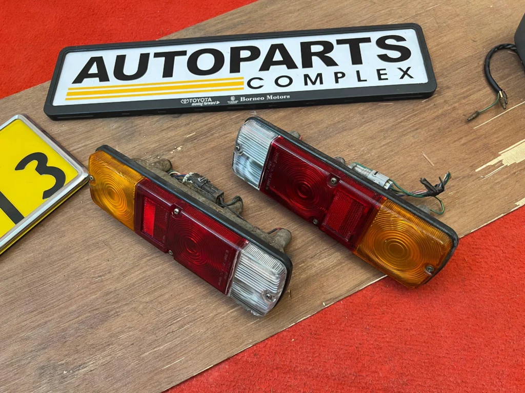 FJ40 BJ40 FJ45 Land cruiser taillights.7