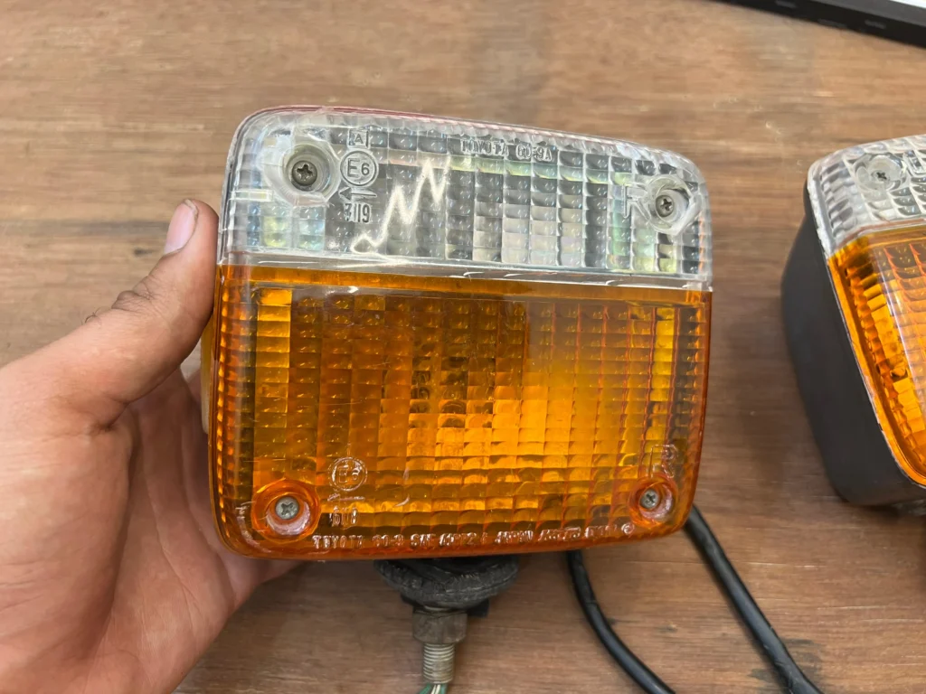 FJ40 FJ45 BJ40 BJ41 Land cruiser fender indicators pair1