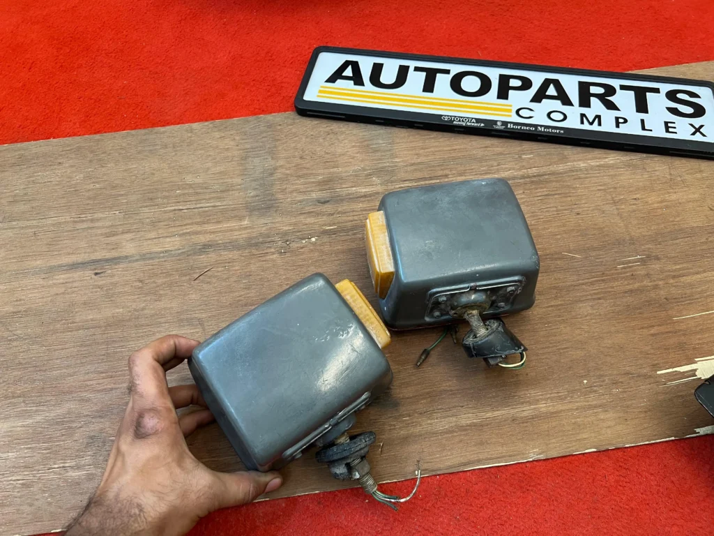 FJ40 FJ45 BJ40 BJ41 Land cruiser fender indicators pair5