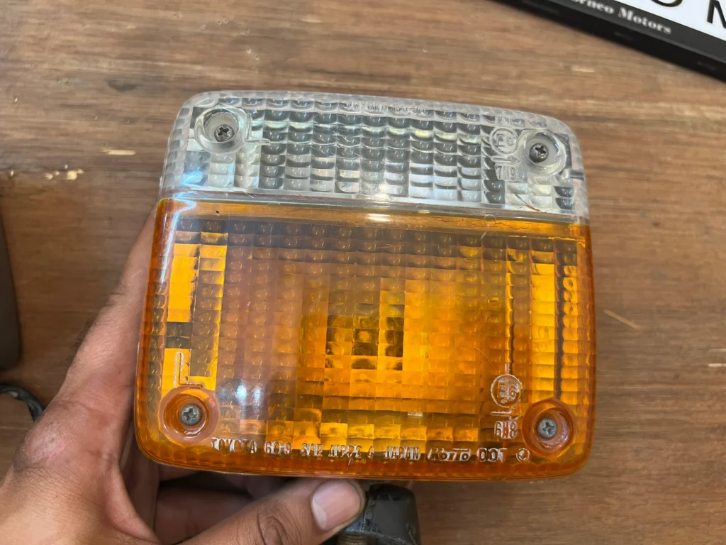 FJ40 FJ45 BJ40 BJ41 Land cruiser fender indicators pair7