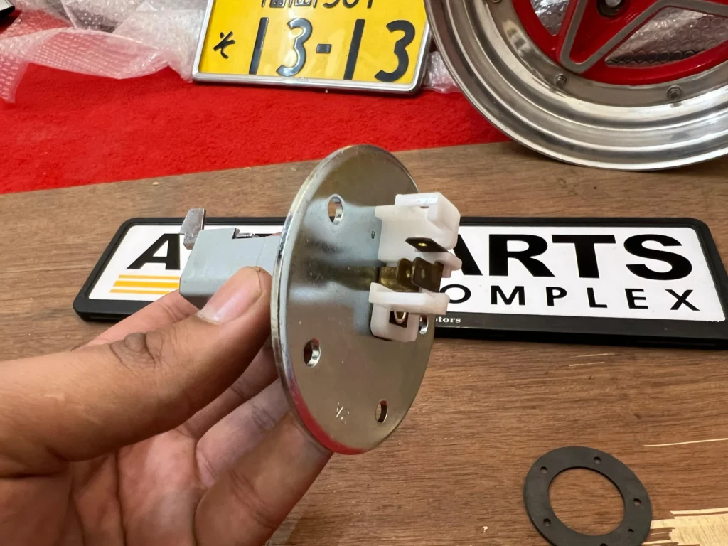 Fuel guage sending unit for Ke70 Te72 sedan Corolla 1980-83 (4)