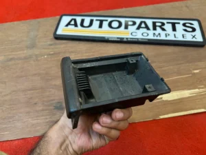 Hilux 1979 - 1983 rn30 Rn40 Ln40 ash tray (2)