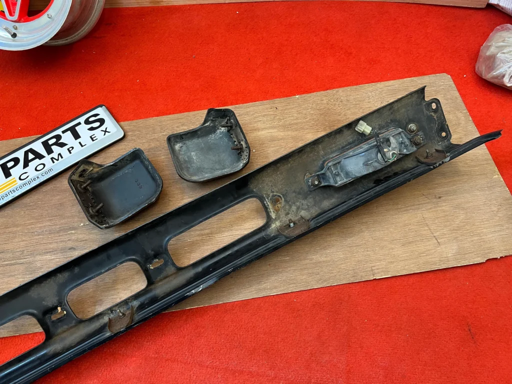 Hilux Pickup 1981 1982 1983 RN30 Rn36 Ln46 4WD front bumper (2)