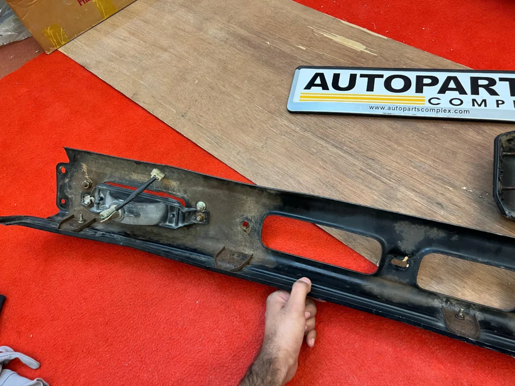 Hilux Pickup 1981 1982 1983 RN30 Rn36 Ln46 4WD front bumper (7)