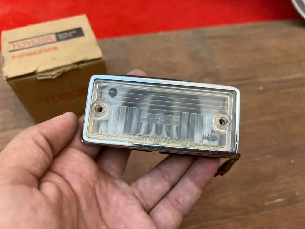 LAND CRUISER 1969 - 1973 FJ40 FJ55 OEM REVERSE LIGHT1