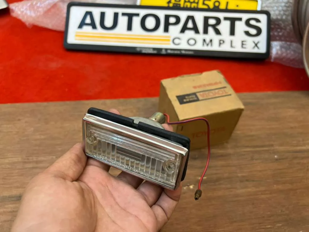LAND CRUISER 1969 - 1973 FJ40 FJ55 OEM REVERSE LIGHT2