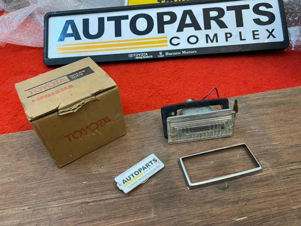 LAND CRUISER 1969 - 1973 FJ40 FJ55 OEM REVERSE LIGHT3