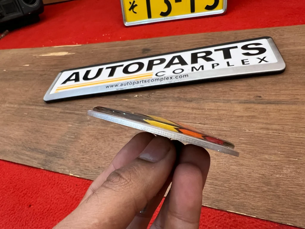 Land Cruiser universal old-school grille badge (2)