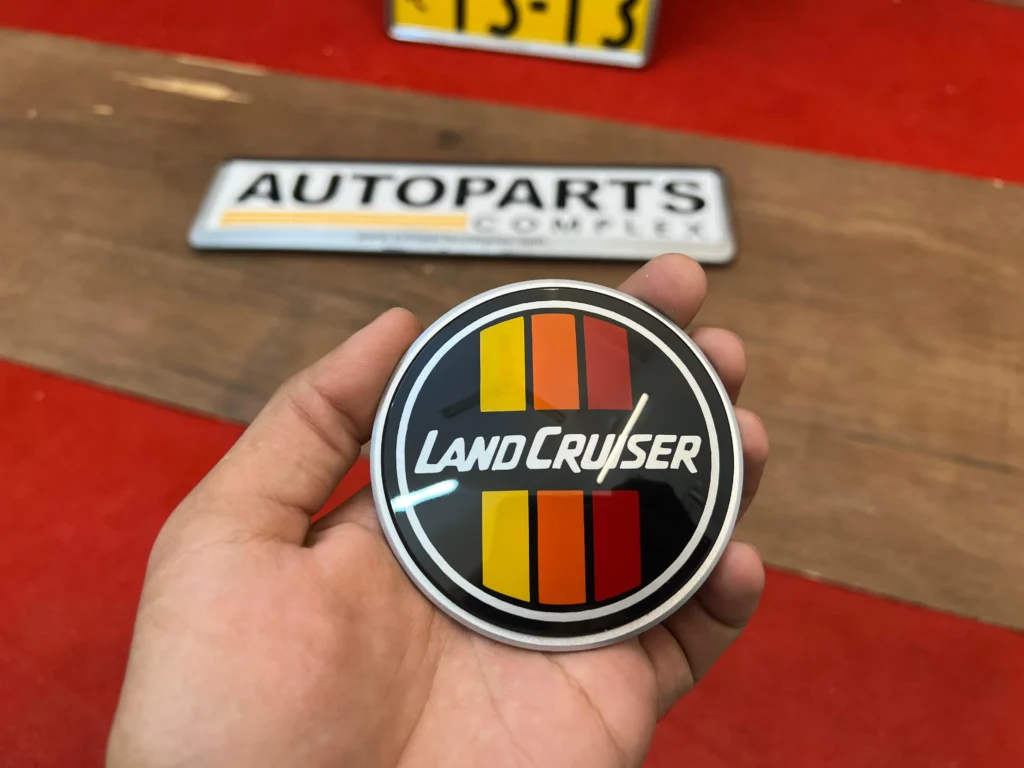 Land Cruiser universal old-school grille badge (5)