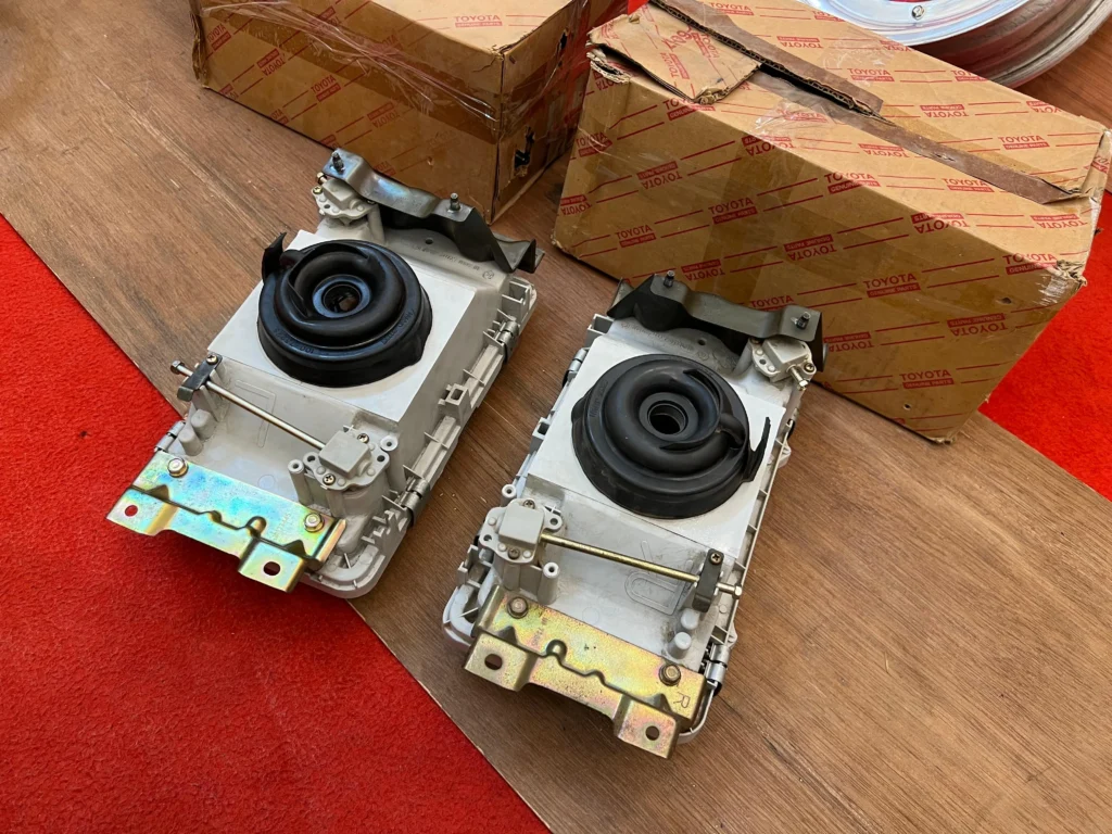NOS OEM JDM KE70 Corolla 1982 headlights pair10
