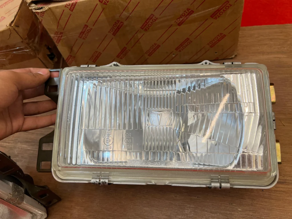 NOS OEM JDM KE70 Corolla 1982 headlights pair3