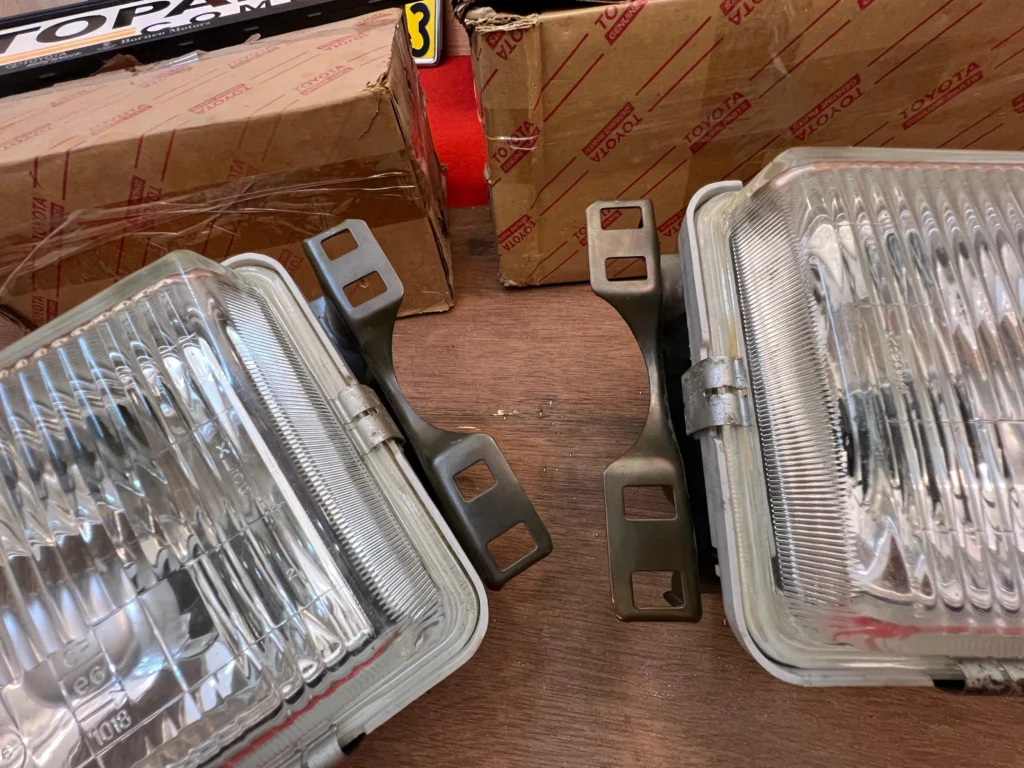 NOS OEM JDM KE70 Corolla 1982 headlights pair4