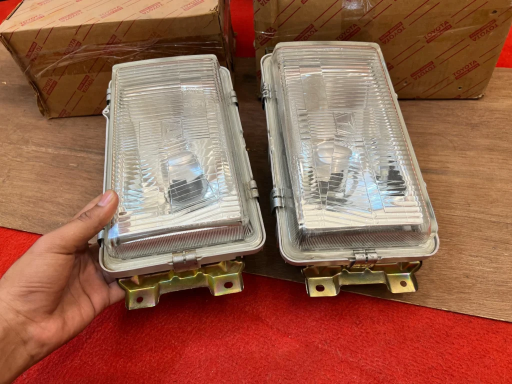 NOS OEM JDM KE70 Corolla 1982 headlights pair5